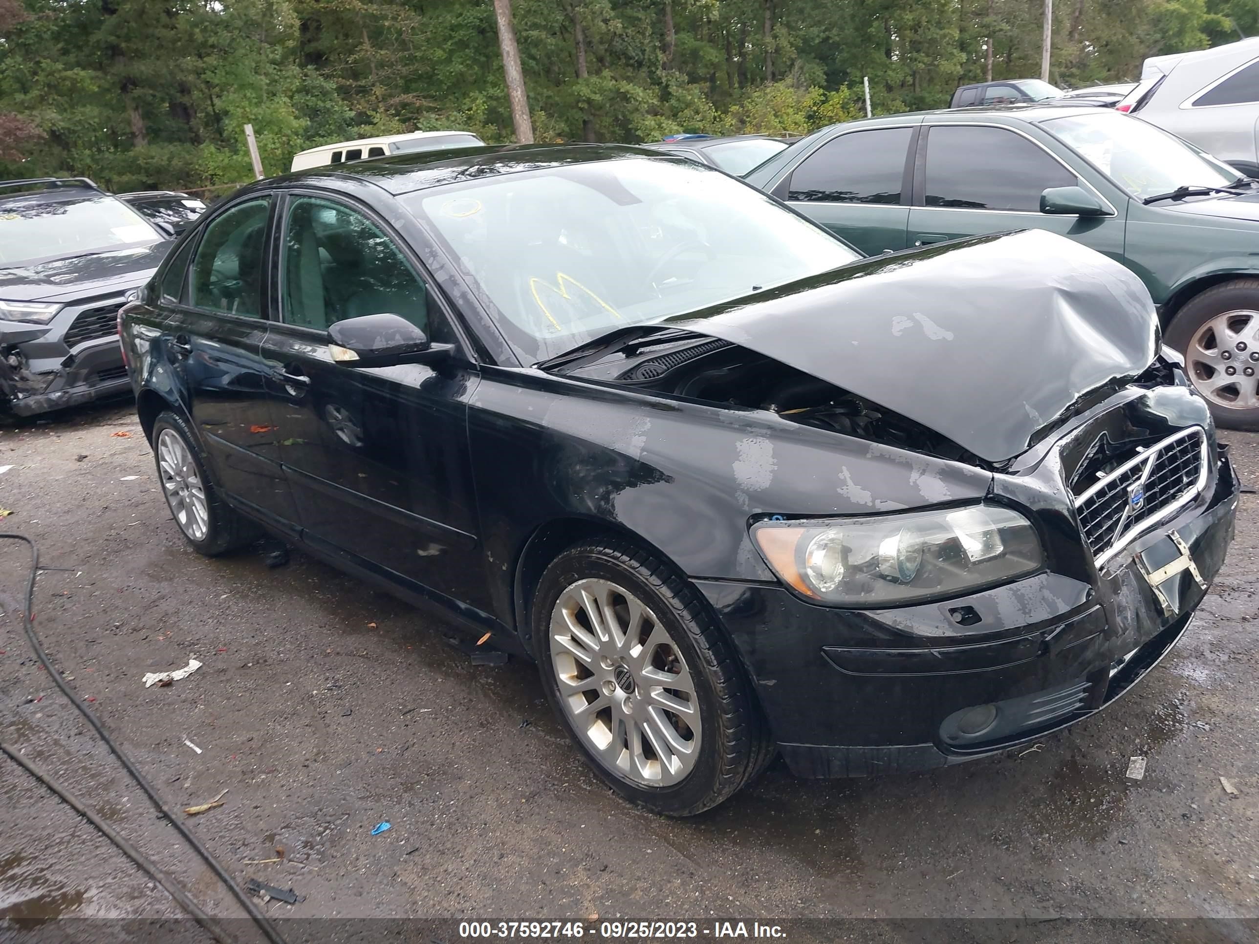 VOLVO S40 2005 yv1mh682852103563