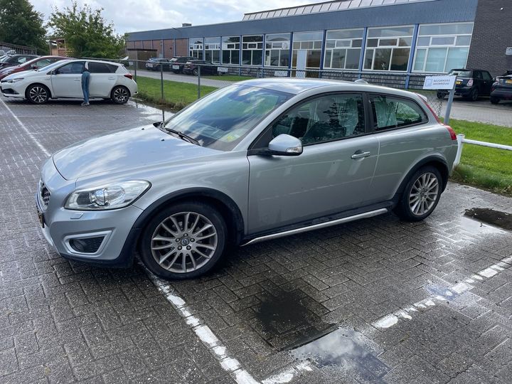 VOLVO C30 2011 yv1mk84f1b2247608