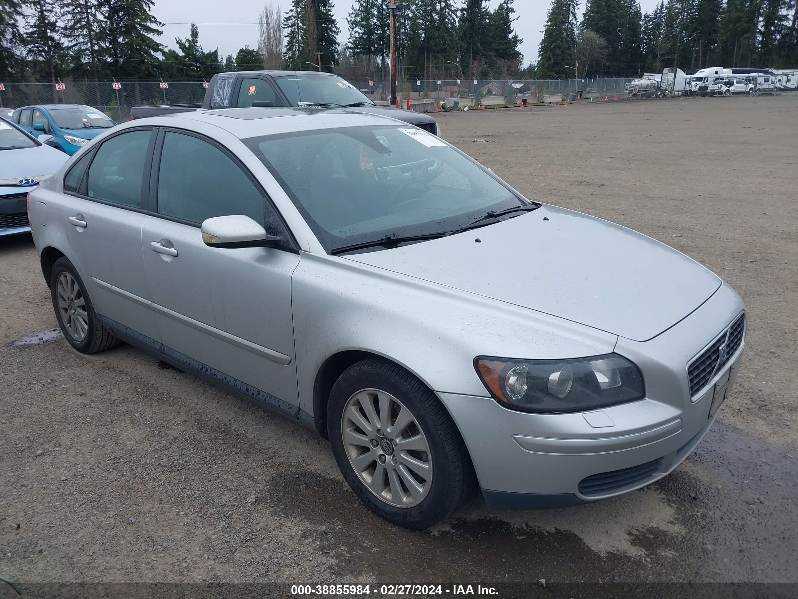 VOLVO S40 2005 yv1ms382352101008