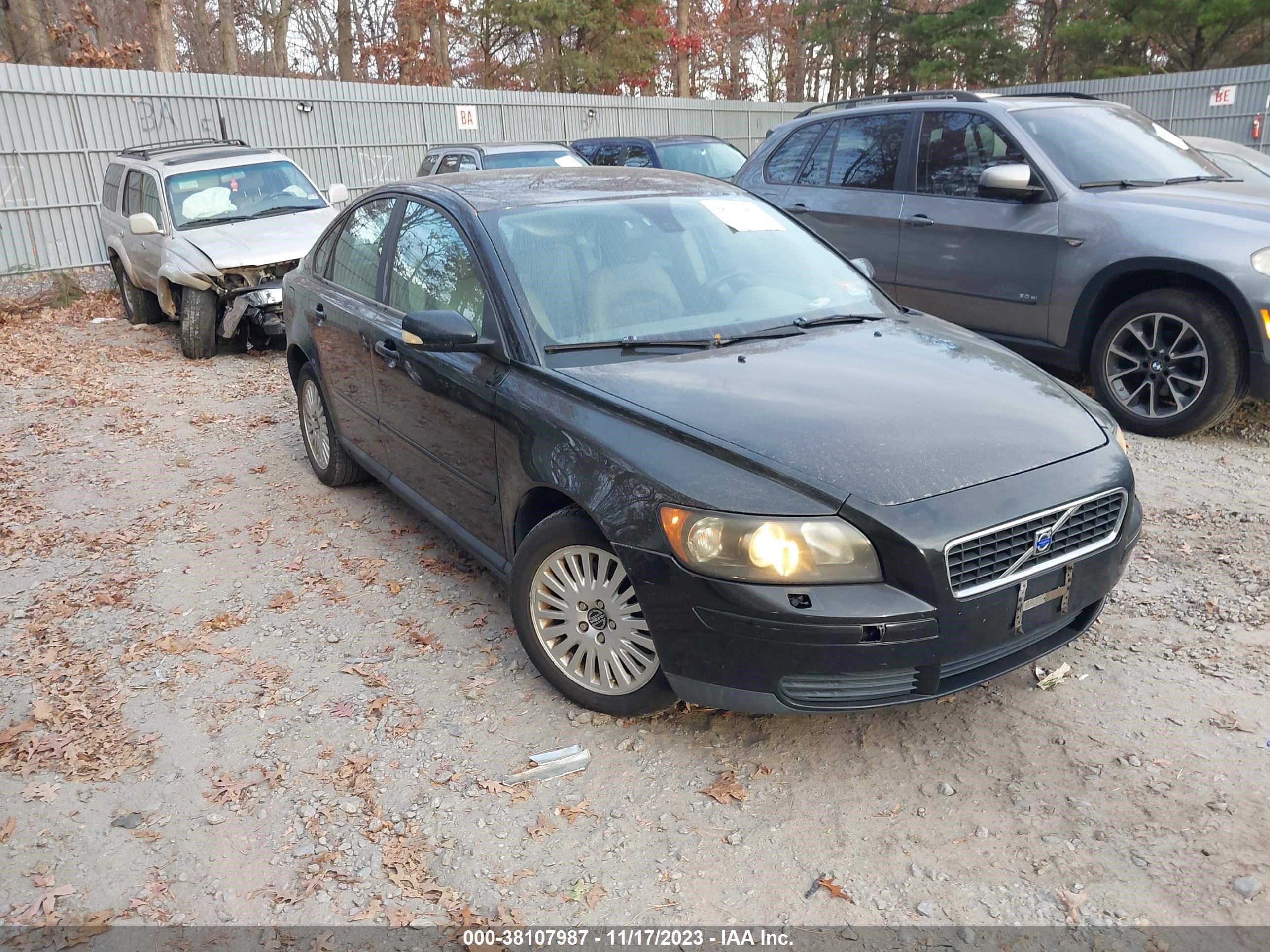 VOLVO S40 2004 yv1ms382642011396