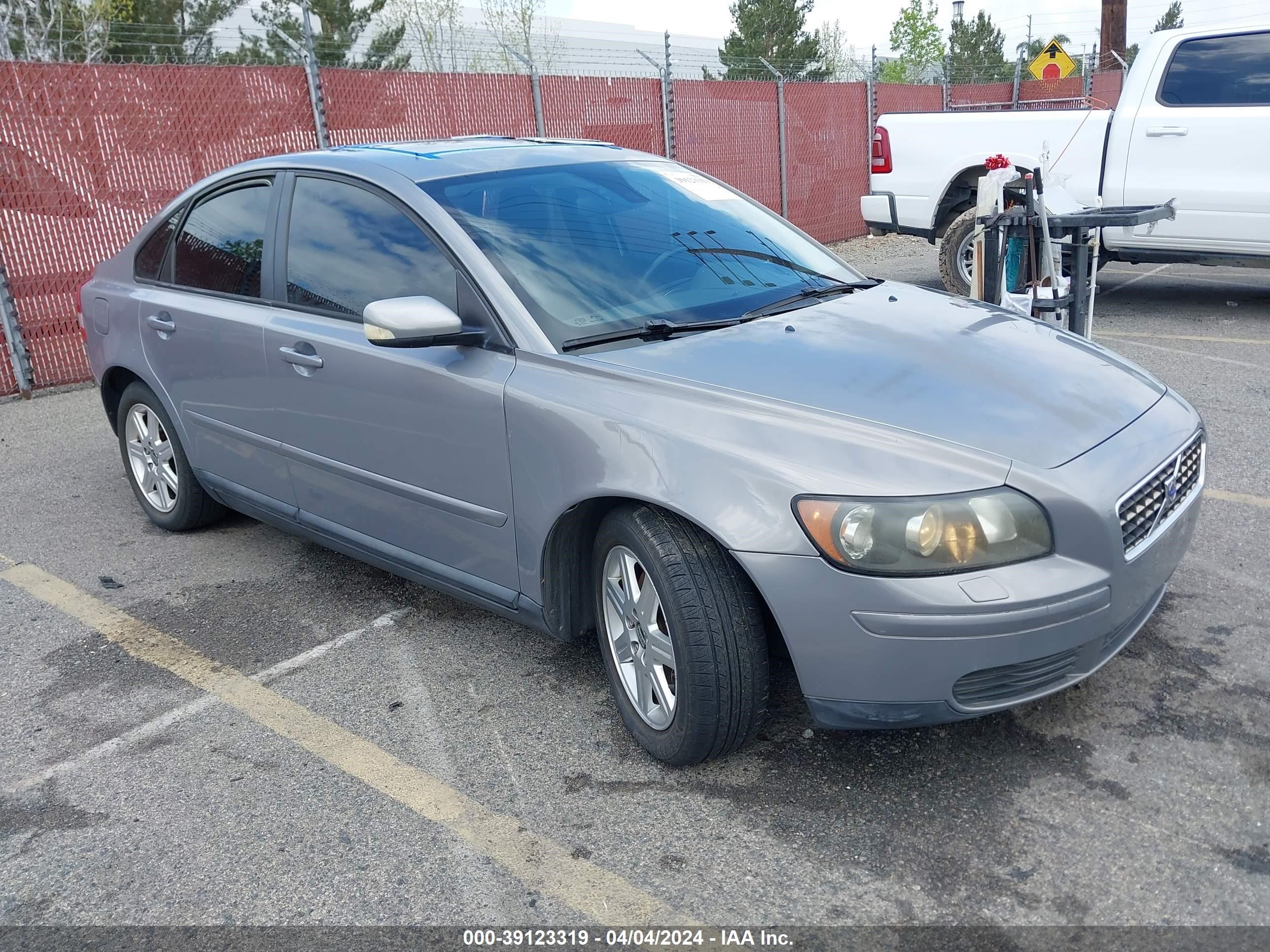 VOLVO S40 2006 yv1ms382862216673