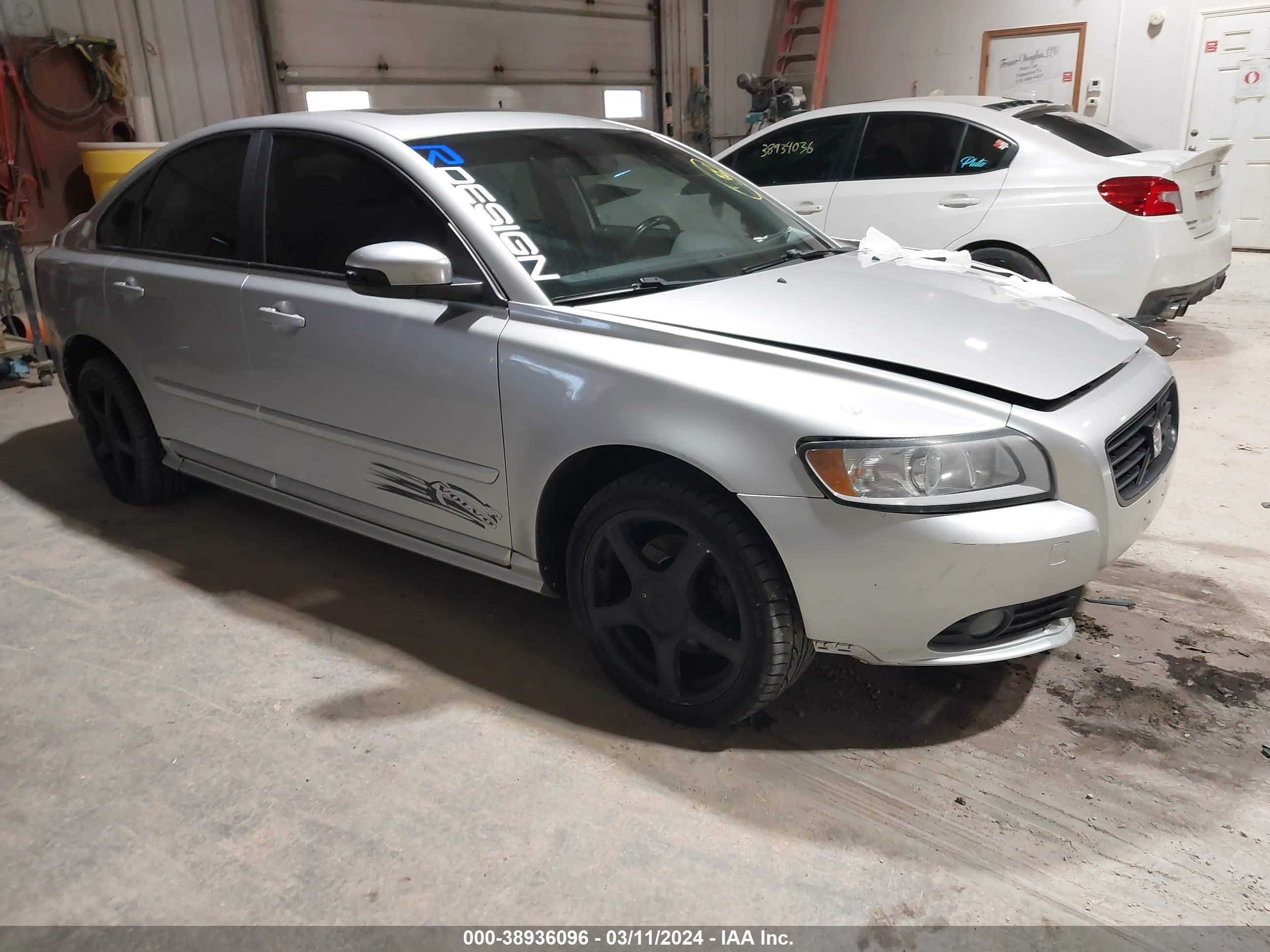 VOLVO S40 2009 yv1ms672592449952