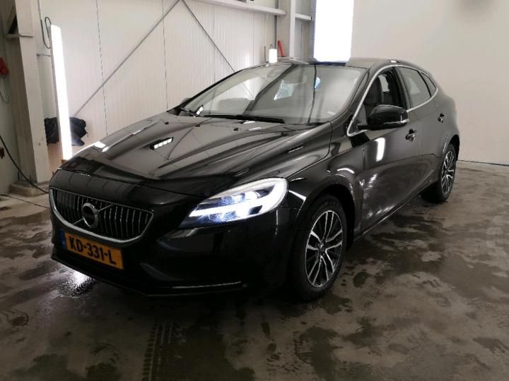 VOLVO V40 2016 yv1mv2181h2381051