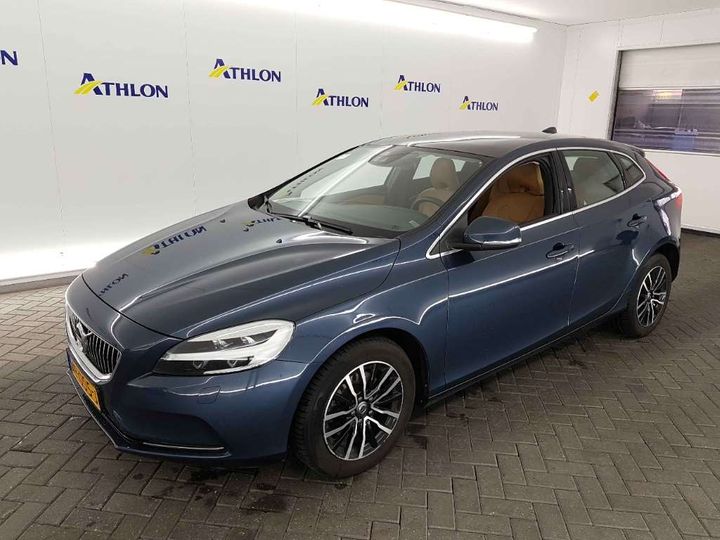 VOLVO V40 2017 yv1mv2181h2431008