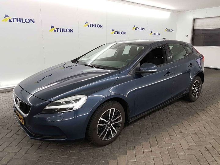 VOLVO V40 2017 yv1mv2181j2461026