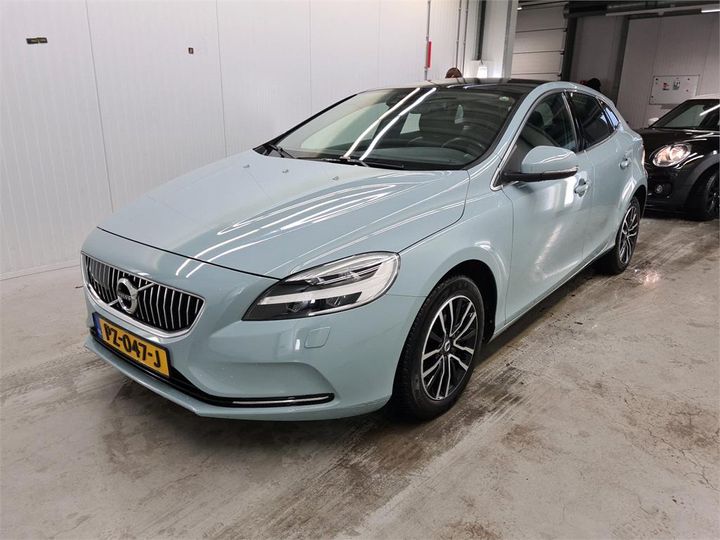 VOLVO V40 2017 yv1mv2181j2467575