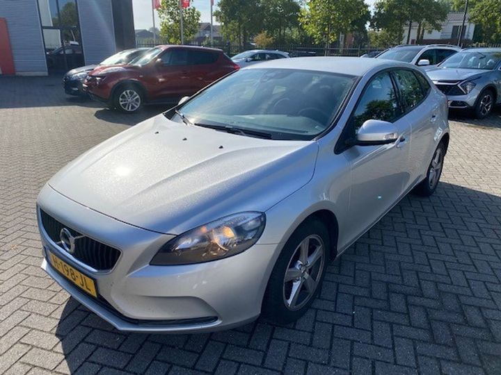 VOLVO V40 2018 yv1mv2181j2487167