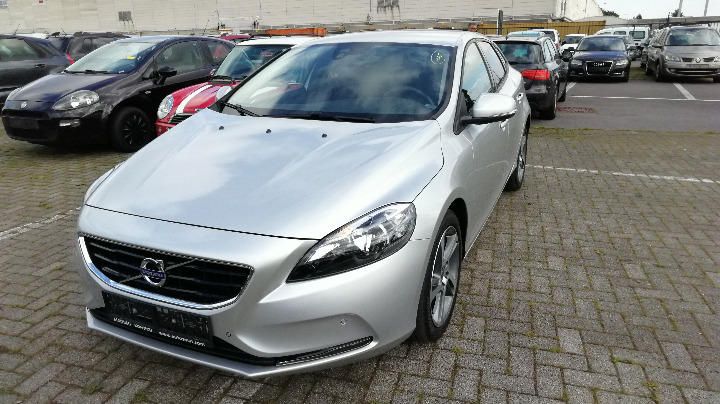 VOLVO V40 HATCHBACK 2016 yv1mv21l1g2347240