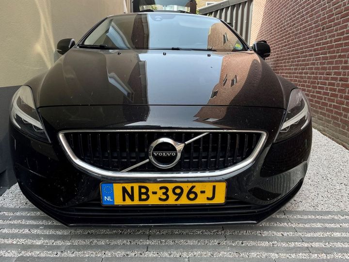 VOLVO V40 2017 yv1mv2880h2413577