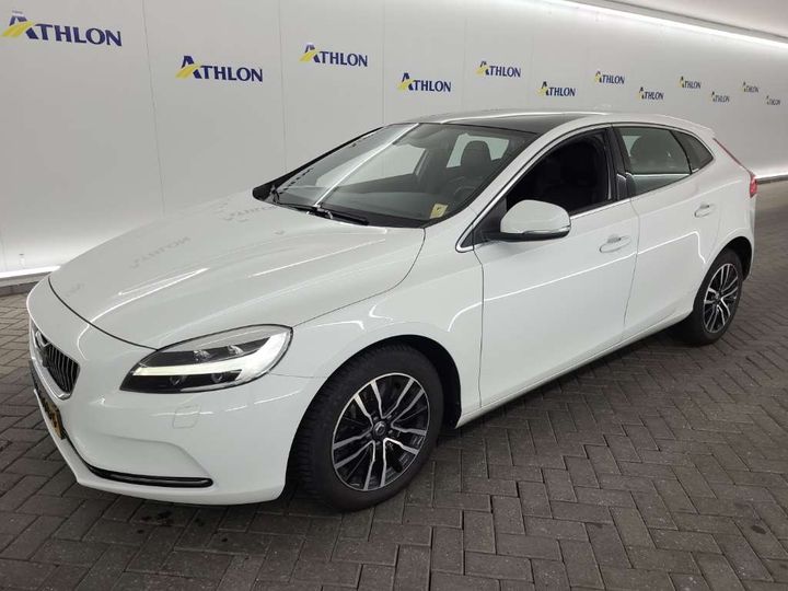 VOLVO V40 2017 yv1mv2880h2428204