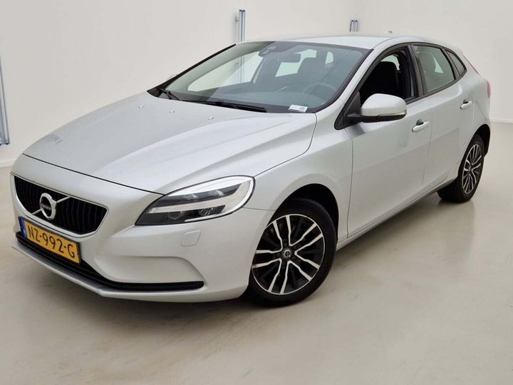 VOLVO V40 2017 yv1mv2880j2443710