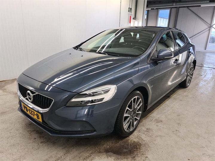 VOLVO V40 2017 yv1mv2880j2445497