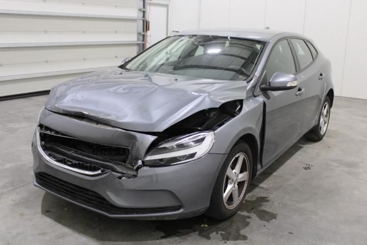 VOLVO V40 HATCHBACK 2018 yv1mv2880j2515265