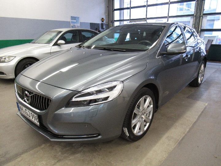 VOLVO V40 (03.2012-&GT) 2018 yv1mv29l0j2502116