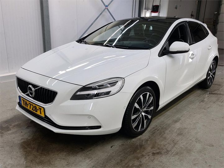 VOLVO V40 2018 yv1mv32v0k2555035