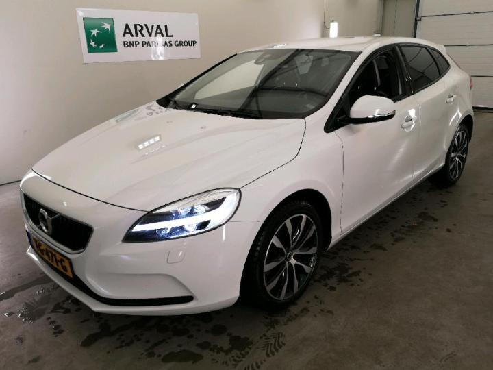 VOLVO V40 2018 yv1mv32v0k2556505