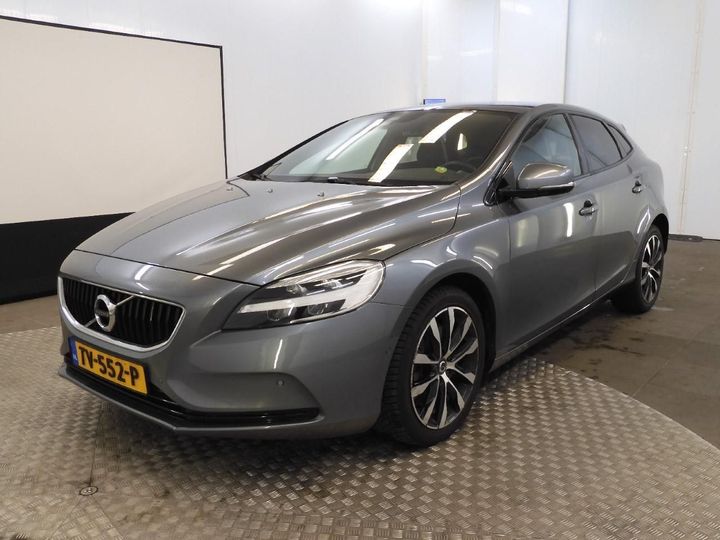 VOLVO V40 2018 yv1mv32v0k2560847