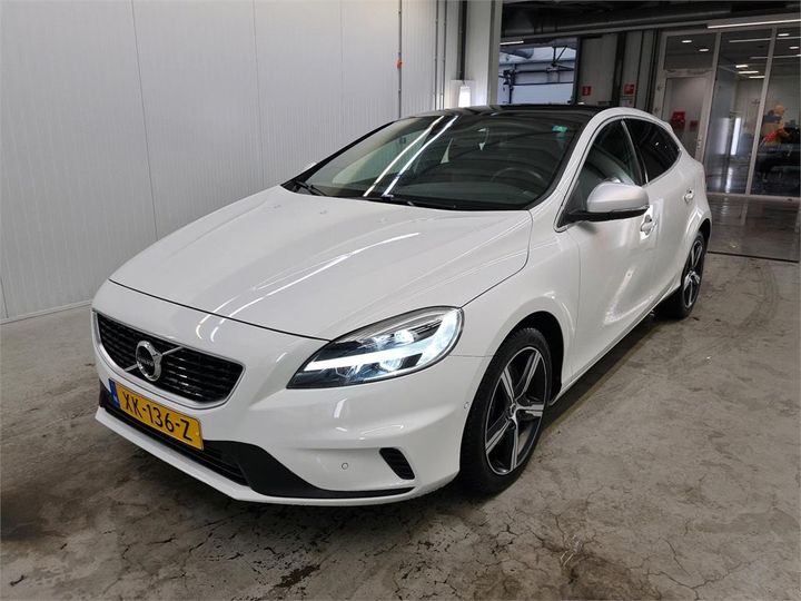 VOLVO V40 2019 yv1mv32v0k2566429