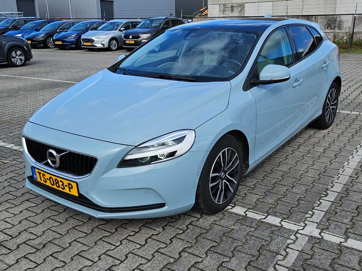 VOLVO V40 2018 yv1mv32v0k2566524