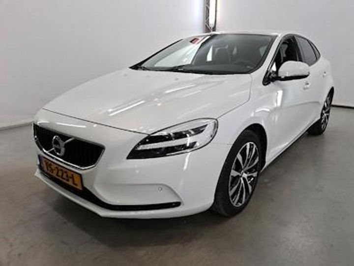 VOLVO V40 2018 yv1mv32v0k2567146