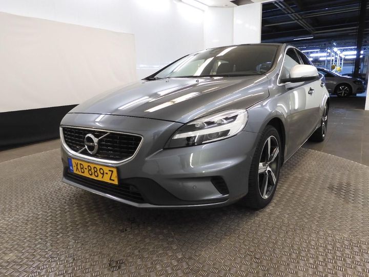 VOLVO V40 2018 yv1mv32v0k2572396