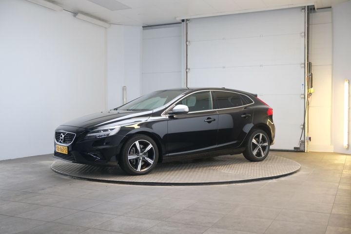 VOLVO V40 2018 yv1mv32v0k2573340