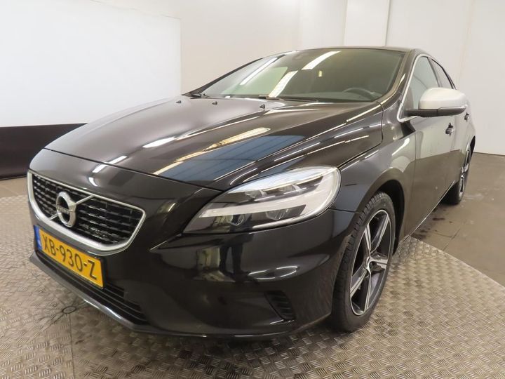 VOLVO V40 2018 yv1mv32v0k2573352