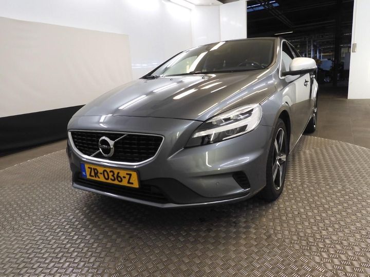 VOLVO V40 2019 yv1mv32v0k2576321