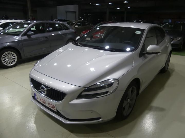 VOLVO V40 2019 yv1mv32v0k2581216