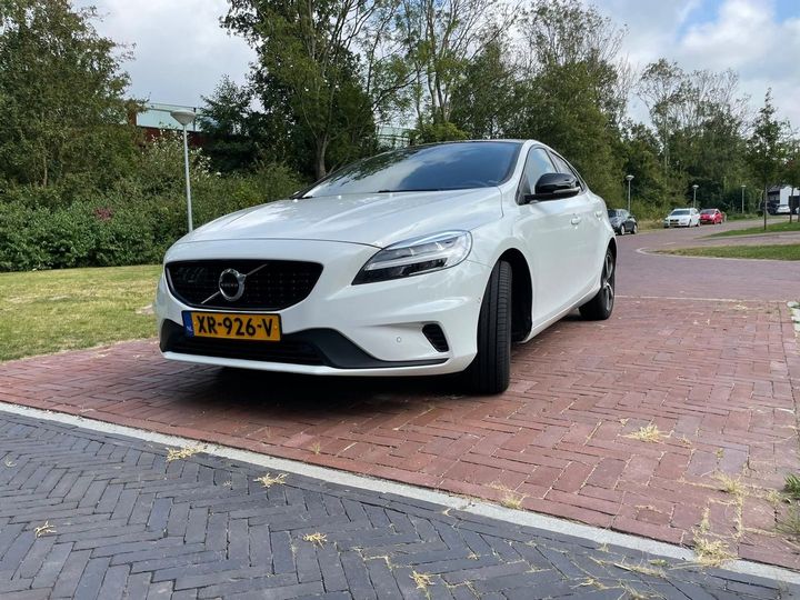 VOLVO V40 2019 yv1mv32v0k2582373