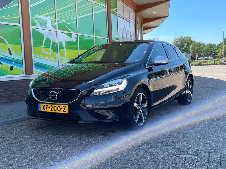 VOLVO V40 2019 yv1mv32v0k2582839