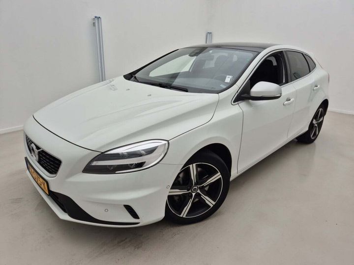 VOLVO V40 2019 yv1mv32v0k2584172