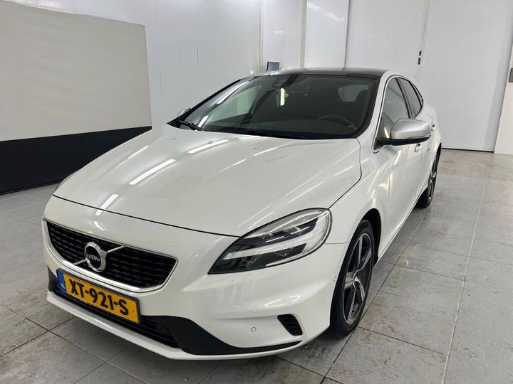 VOLVO V40 2019 yv1mv32v0k2586353