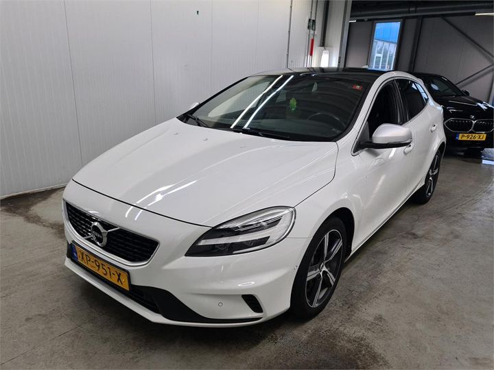 VOLVO V40 2019 yv1mv32v0k2586493