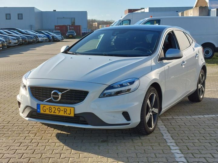 VOLVO V40 2019 yv1mv32v0k2590847