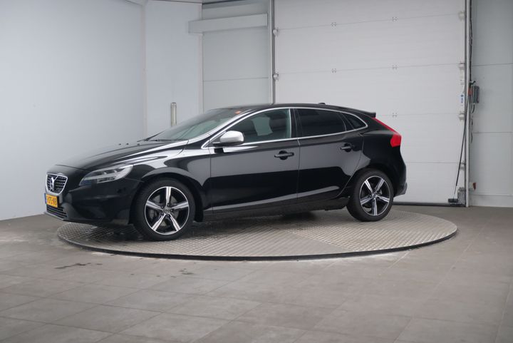 VOLVO V40 2019 yv1mv32v0k2593178