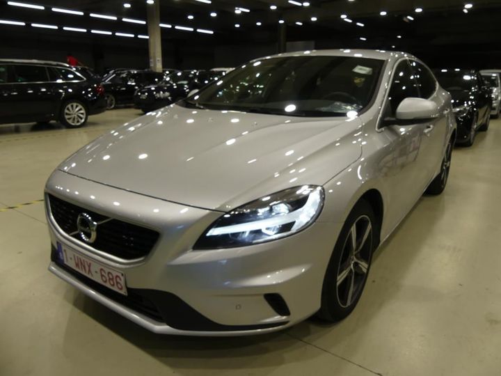 VOLVO V40 2019 yv1mv33v0k2610494