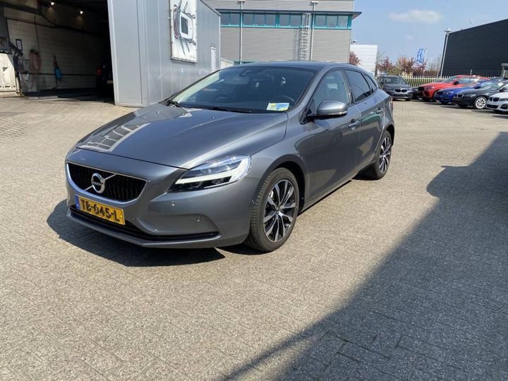 VOLVO V40 2018 yv1mv35v1k2552182