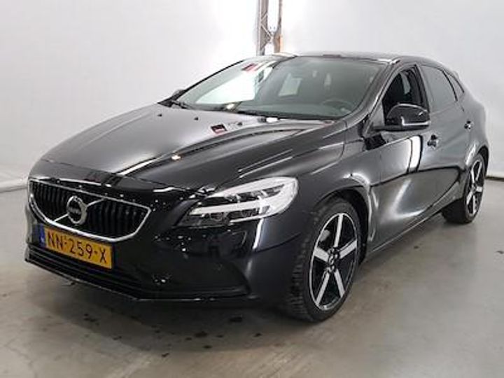 VOLVO V40 2017 yv1mv37l1h2431454