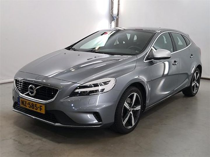 VOLVO V40 2017 yv1mv37l1j2444004