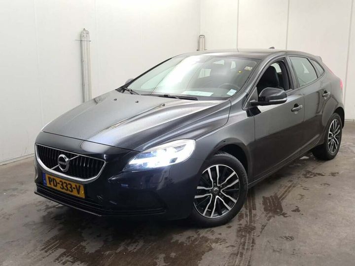 VOLVO V40 2017 yv1mv37l1j2450096