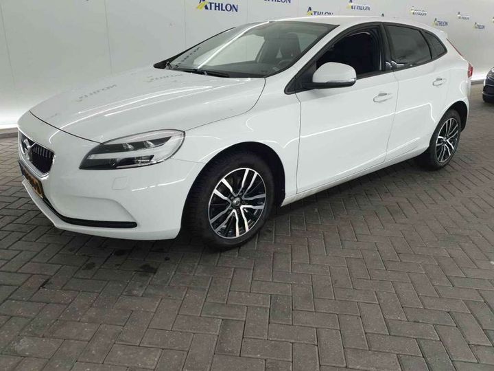 VOLVO V40 2017 yv1mv37l1j2469331