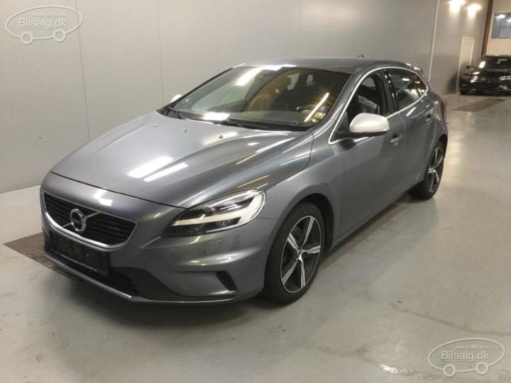 VOLVO V40 HATCHBACK 2018 yv1mv41l0j2471556