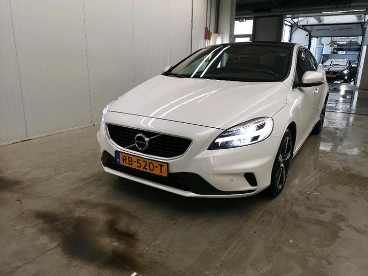 VOLVO V40 2017 yv1mv41l0j2474195