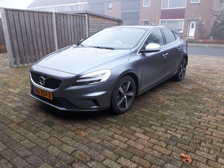 VOLVO V40 2017 yv1mv41l0j2482964