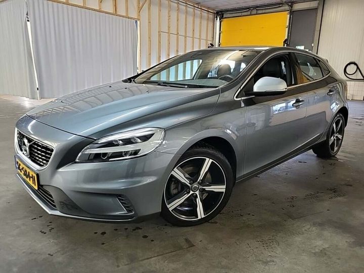 VOLVO V40 2018 yv1mv41l0j2484925