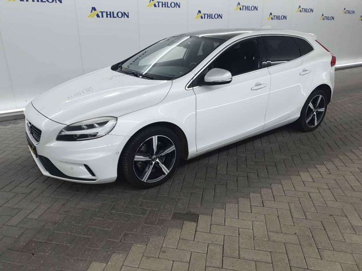 VOLVO V40 2017 yv1mv41l0j2488838