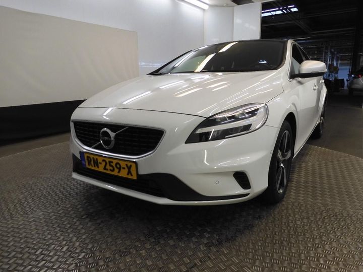 VOLVO V40 2018 yv1mv41l0j2492079