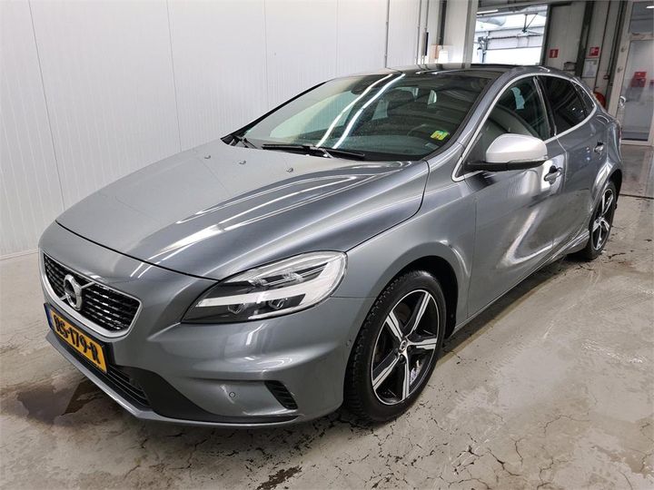 VOLVO V40 2018 yv1mv41l0j2492470