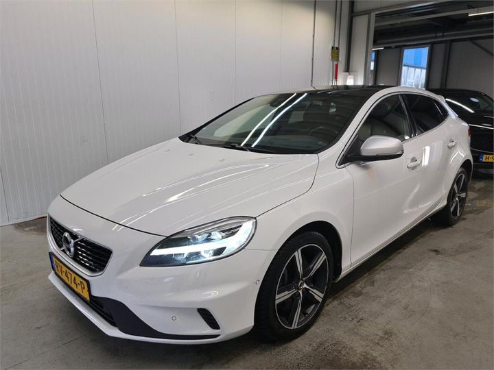 VOLVO V40 2018 yv1mv41l0j2499354